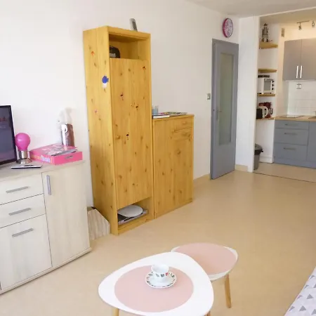 Familial Avec Balcon, A 50m De La - 2 Pieces, 4 Couchages, Wifi Et Parking Gratuits - Fr-1-224c-153