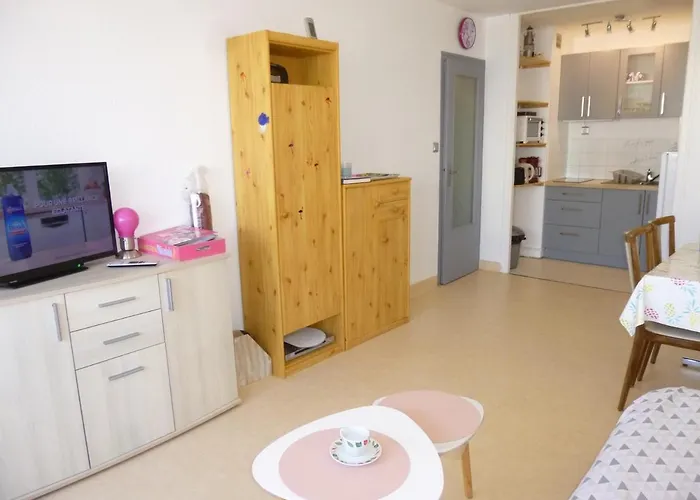 Familial Avec Balcon, A 50m De La - 2 Pieces, 4 Couchages, Wifi Et Parking Gratuits - Fr-1-224c-153